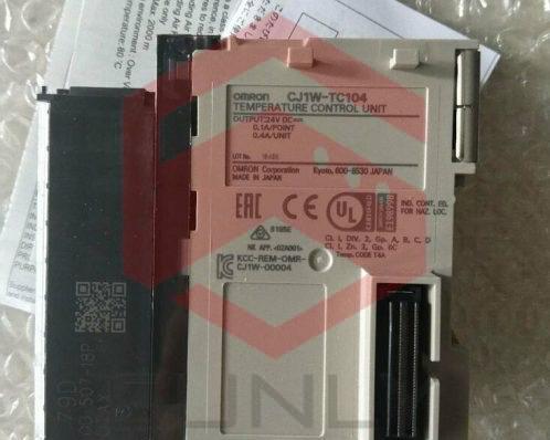 PLC OMRON CJ1W-TC104