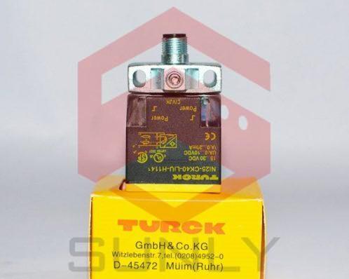 Cảm biến khoảng cách cảm ứng Turck 1537800 BI15-CK40-LIU-H1141